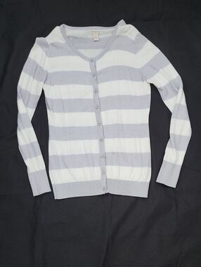 Melrose Chic Striped Button-Up Cardigan Sweater - Light Gray & White